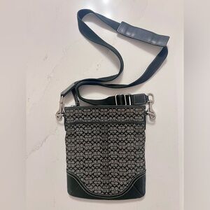 Vintage Coach Swingpack Crossbody Purse Black Leather/Knit with Silver Hardware